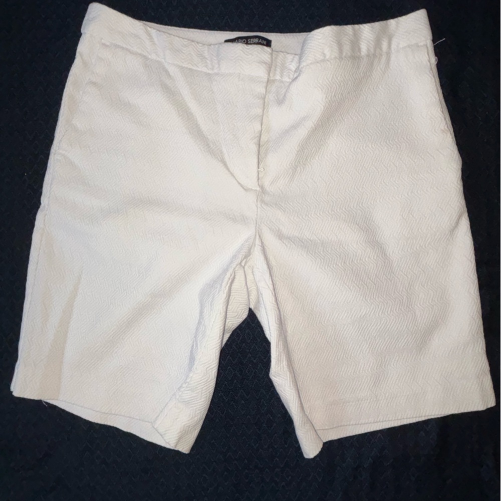 Mario Serrani women’s Cream Flat Front Shorts